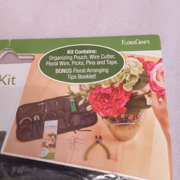 Floral Arranging Tool Kit with Organizer Black and White Pouch - Picture 2 of 4